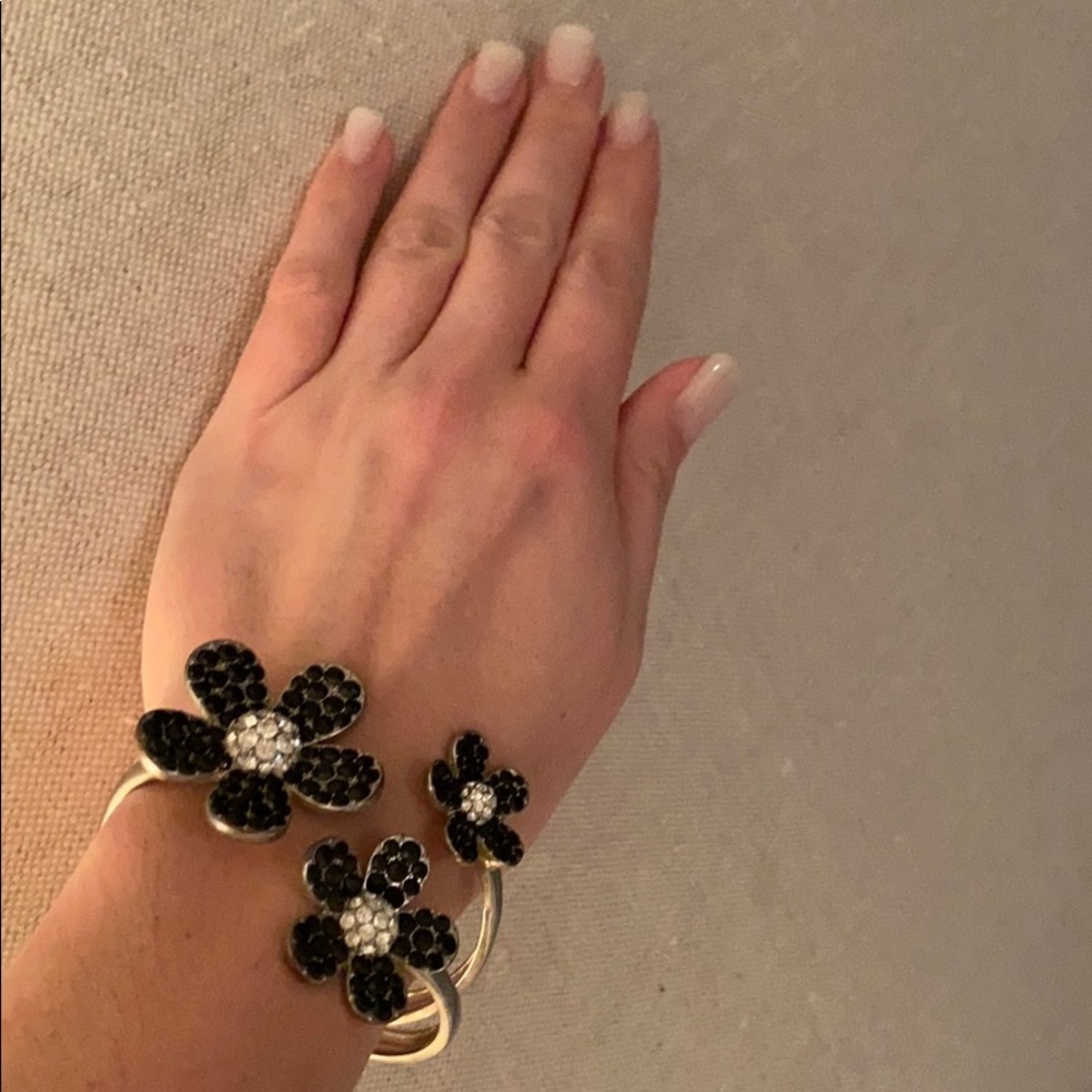 Black and white flower bracelet